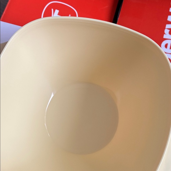 Tupperware Cream Storage Bowl - Picture 4 of 7